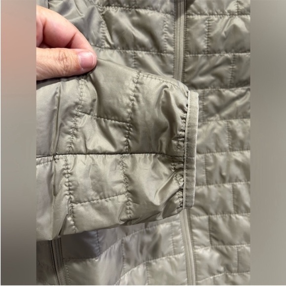 Patagonia Women’s Small Nano Puff Insulated Jacket Seabird Grey Tan Puffy NWT - Picture 5 of 11